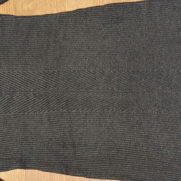 White House Black Market gray dress. Size Medium - Picture 3 of 9